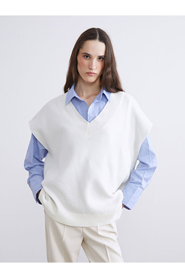 Esvab • Modern & Distinctive V-Neck Loose Fit Women's Knitwear Sweater