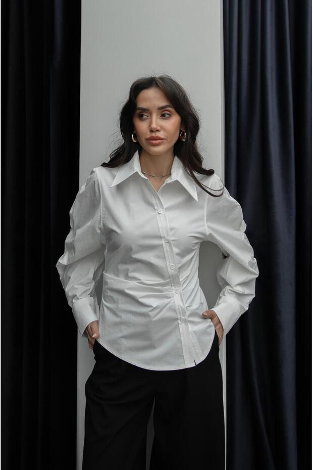 Beyaz Çapraz Düğmeli Drapeli Gömlek - 3