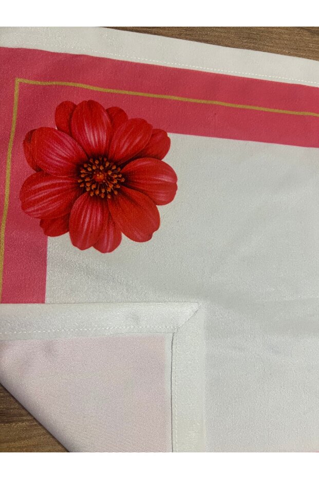 مفرش طاولة مزخرف بنمط الخشخاش مطبوع رقميًا - 3