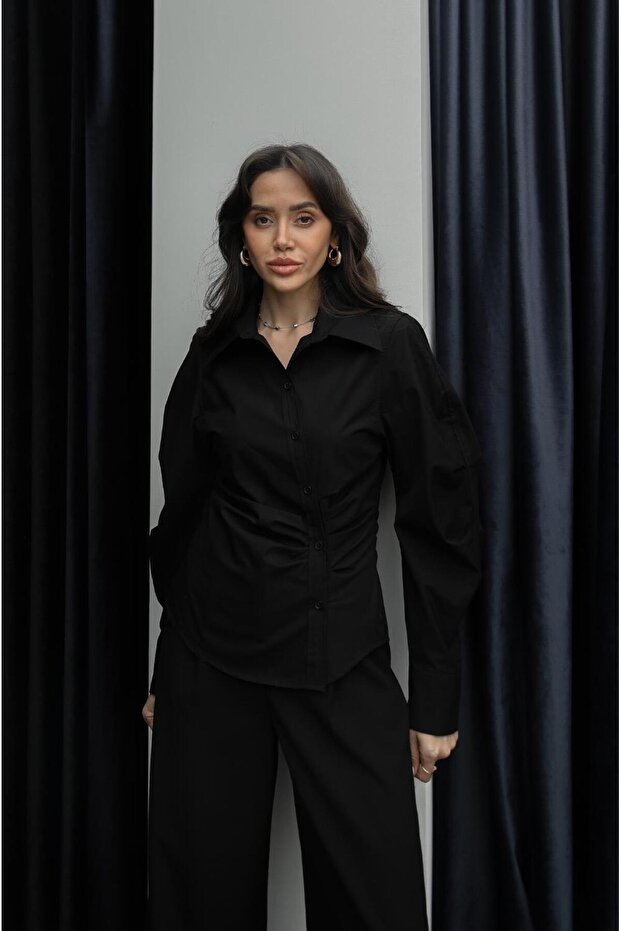 Siyah Çapraz Düğmeli Drapeli Gömlek - 2