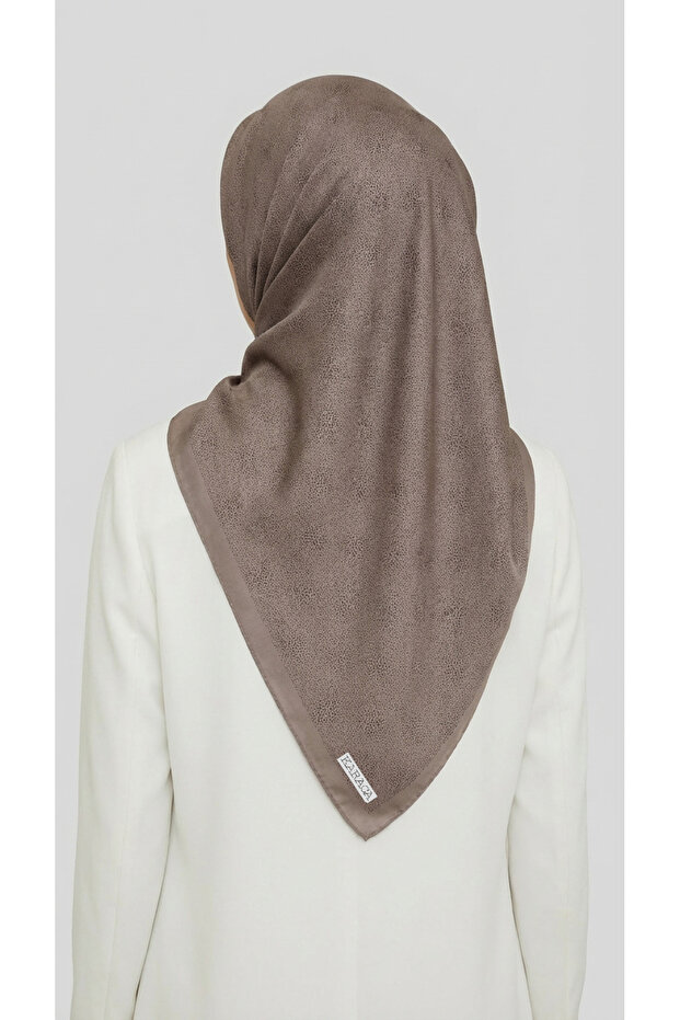 وشاح من الرايون بنقشة دقيقة - 4