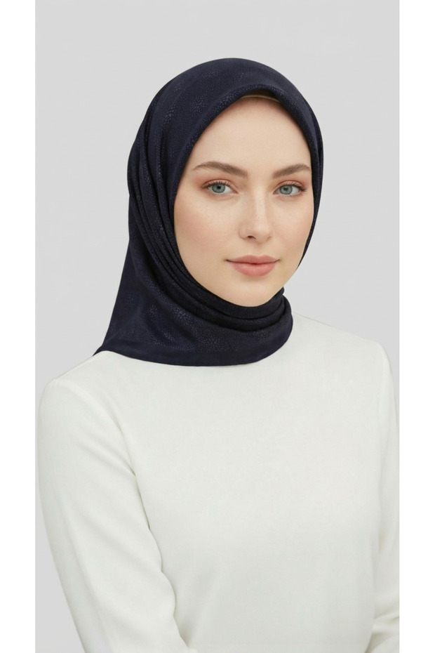 وشاح من الرايون بنقشة دقيقة - 1