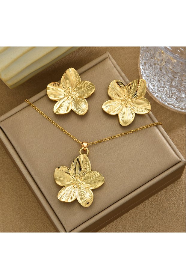 QT6548501 3pcs Stainless Steel French Vintage Flower Jewelry Set for Women Fashion Exaggerated Neckl