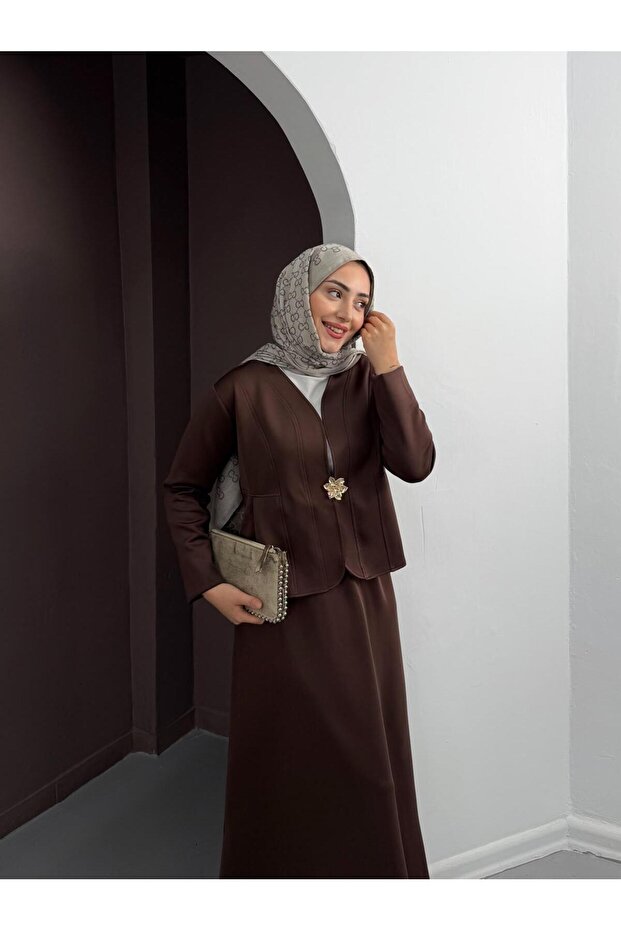 Broch Detail Atlas Skirt Suit