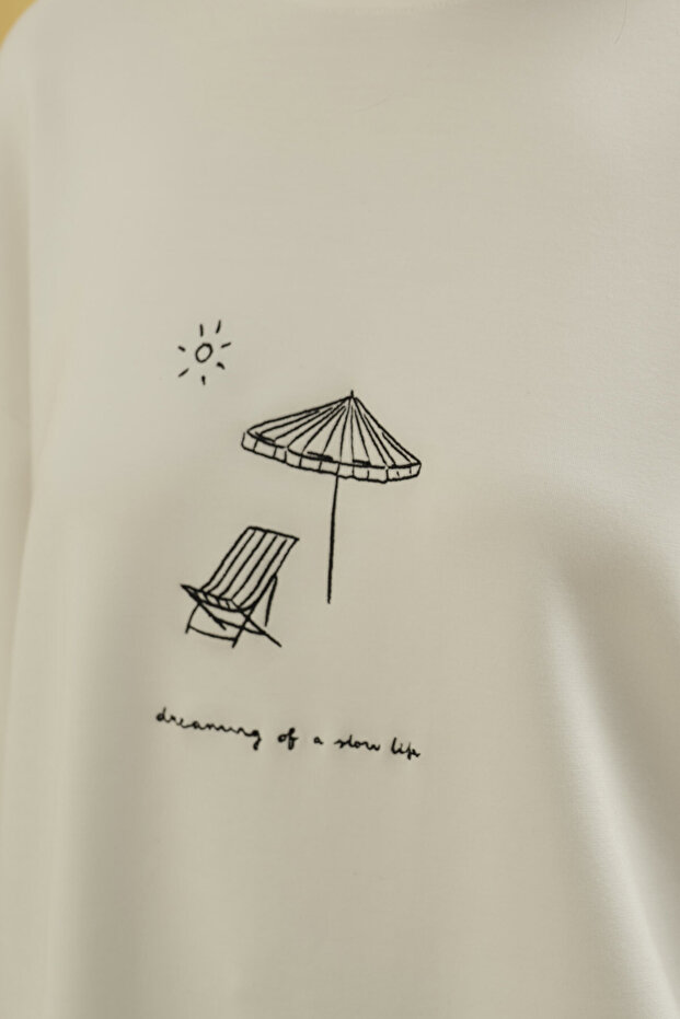 بلوزة بيضاء مطرزة بنقوش مطرزة - 6