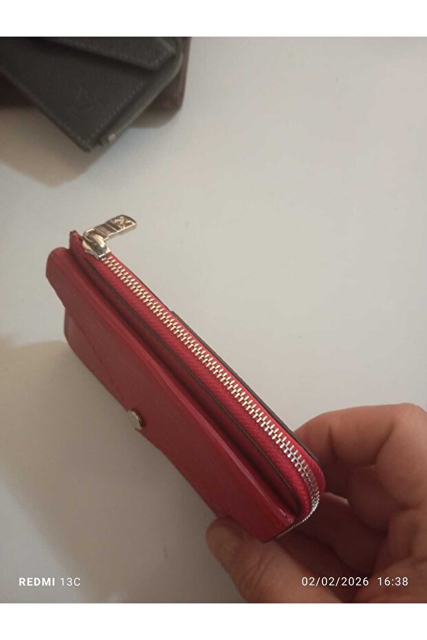 Kırmızı kartlık - 8