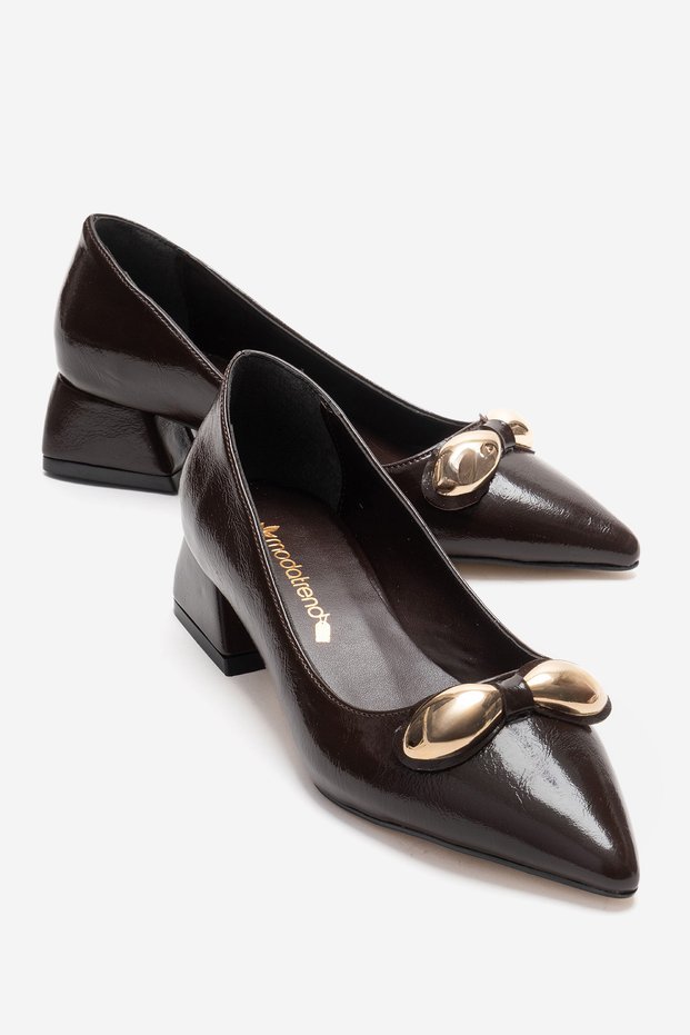 Women's Double Buckle Pointed Heeled Shoes; Brown Crinkled