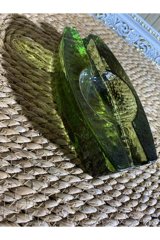 Green Glass Cigar Ashtray, Stylish and Functional Design
