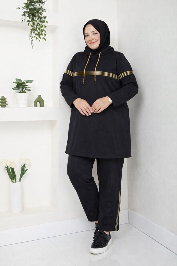 طقم بدلة رياضية نسائية بمقاس كبير مع قلنسوة وخطوط لامعة