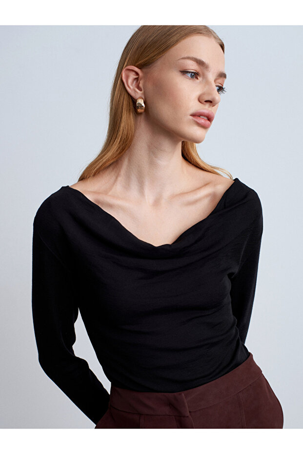 32570 100% Wool Degaje Collar Top-Black