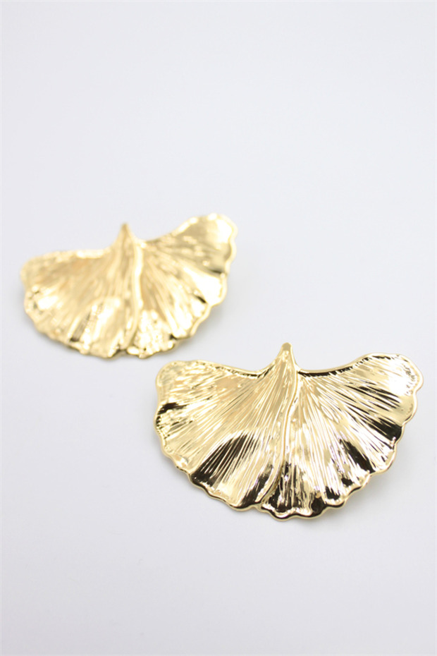 حلق على شكل ورقة شجر - ذهبي - 2