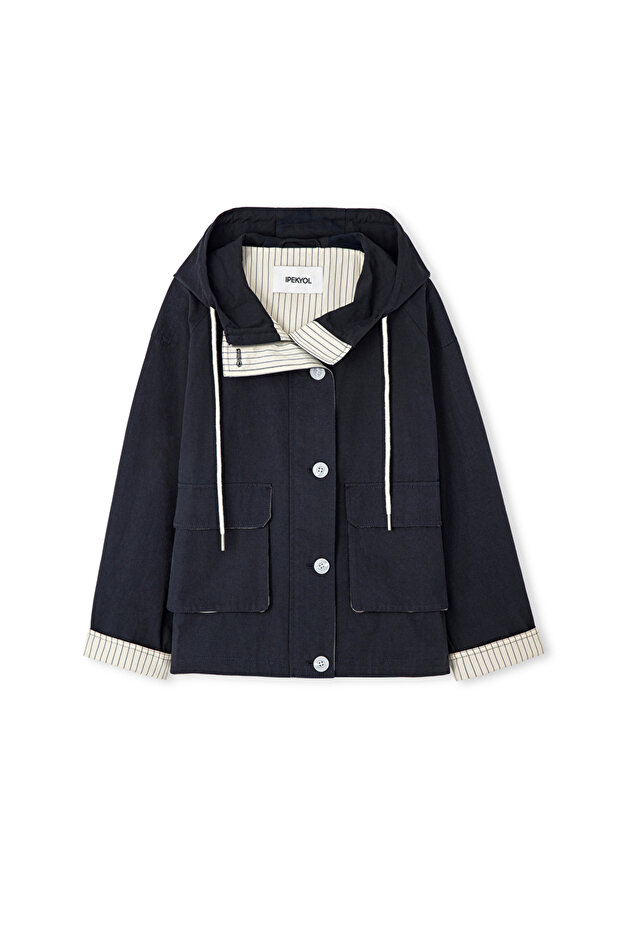 Geniş cepli kapüşonlu mont - 3