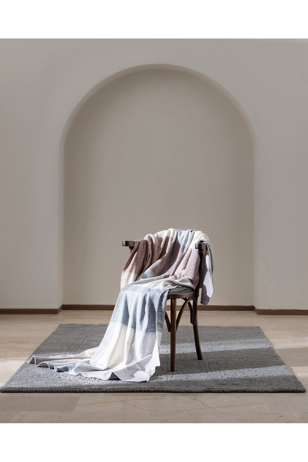 Blacy Tv Blanket - Gray/Indigo