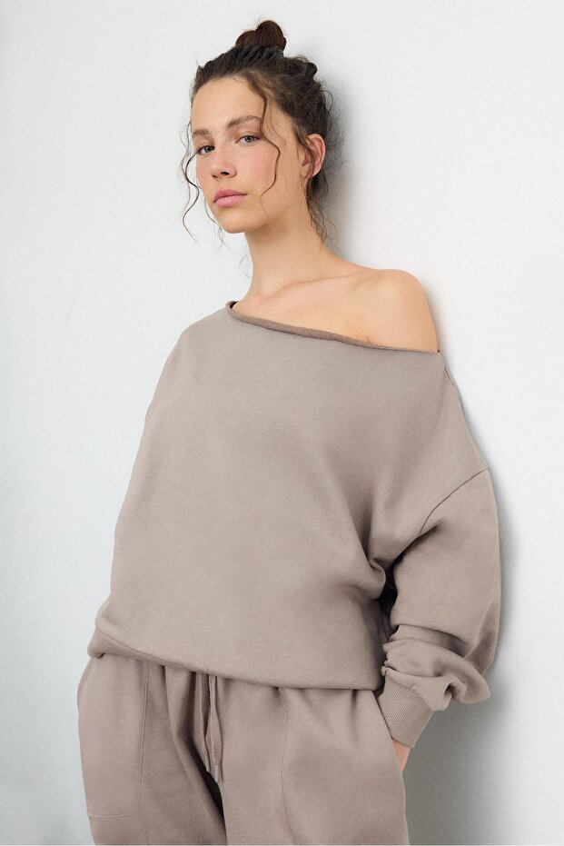 Basic omuz dekolteli sweatshirt - 3