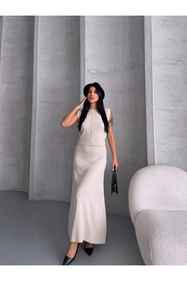 Button Detailed Vest Skirt Knitwear Set