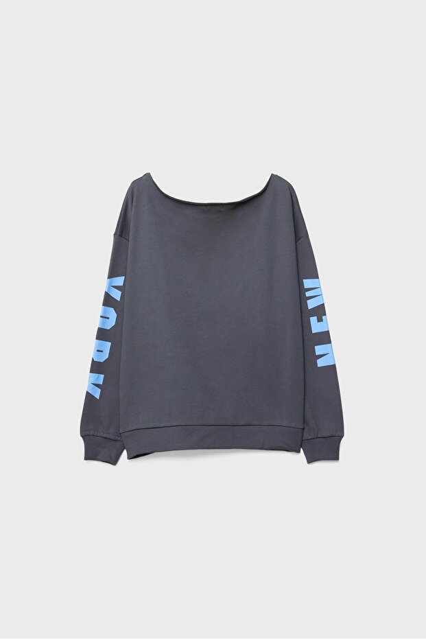 Kayık yaka baskılı sweatshirt - 3