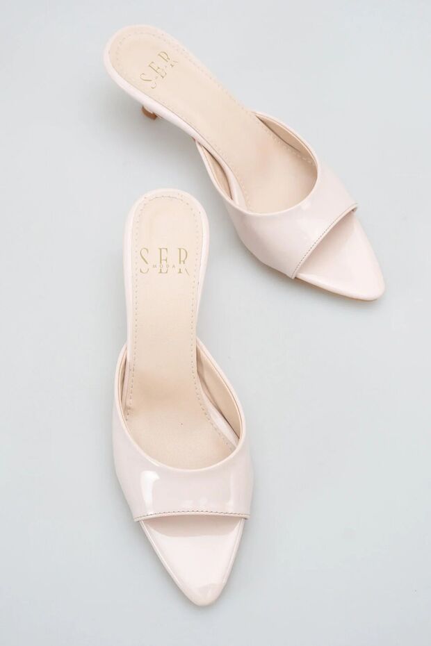 Heeled Women's Slippers - 5 cm Thin Heeled Pointed Toe Women's Slippers in Patent Leather