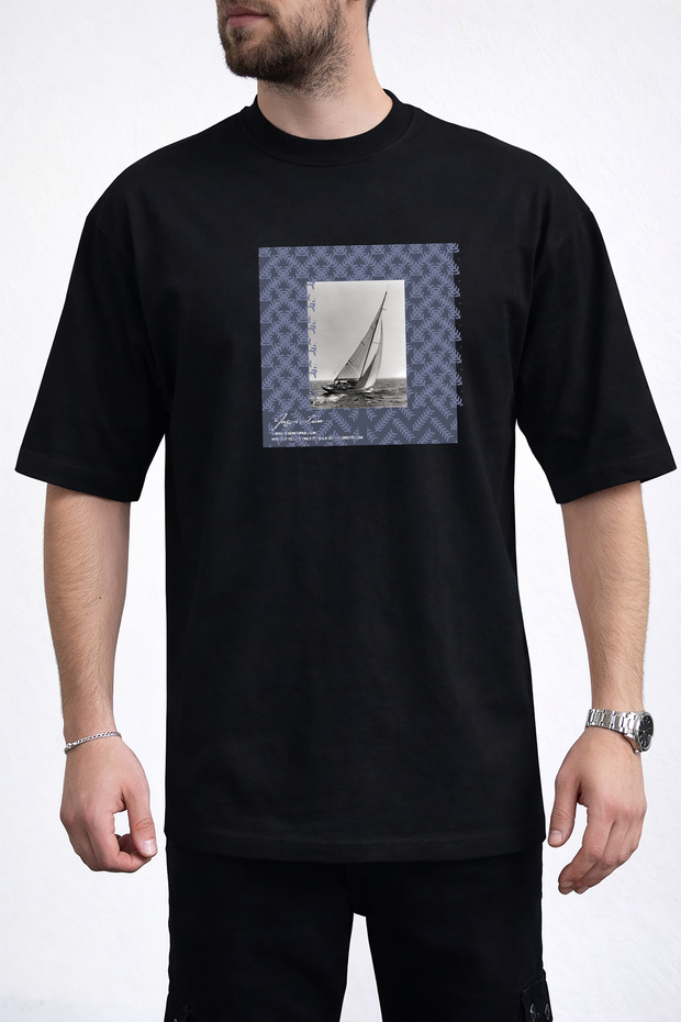 Men's Modern Graphic Sailboat Crew Neck Black T-Shirt