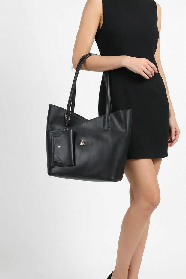 Modern Black Handbag Stylish Bag Suitable for Daily Use Large Shoulder Bag with Elegant Design