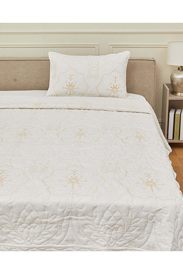 ملاءة سرير بيضاء سادة مبطنة - 2