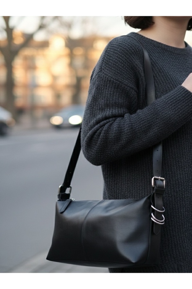 Women's Black Leather Handbag with Ring Accessory