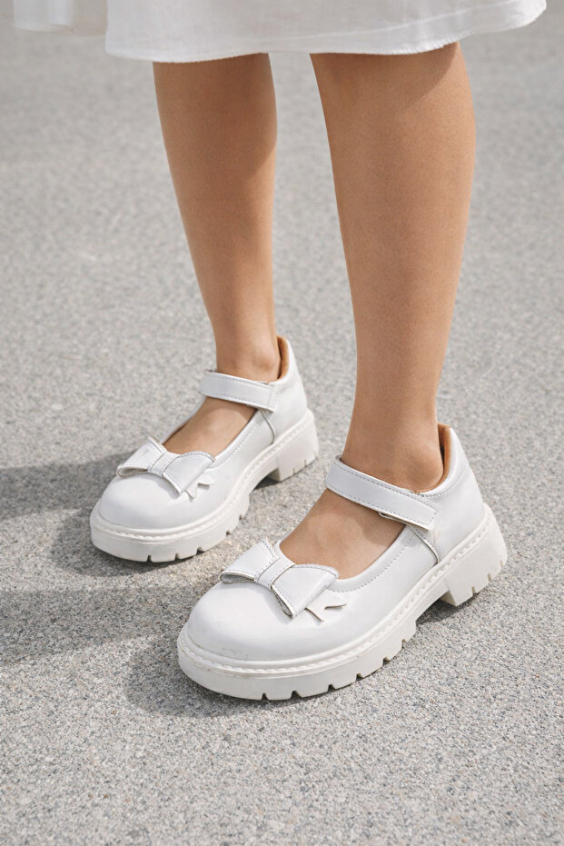Comfortable Children's Shoes with Bow Straps