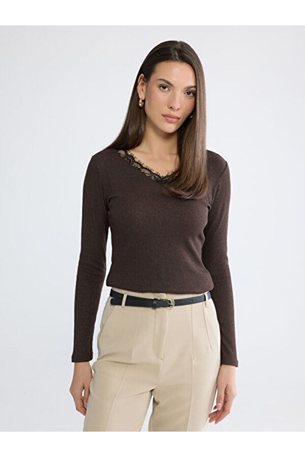 V-Neck Lace Detailed Blouse