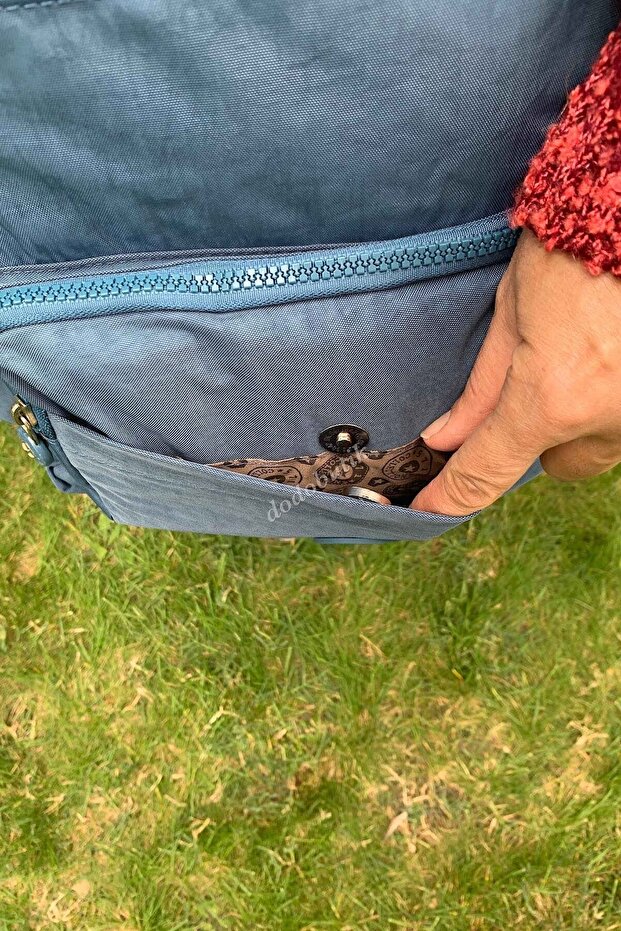 حقيبة ظهر زرقاء كبيرة الحجم مقاومة للماء - 4