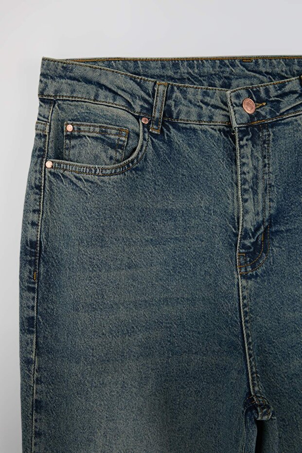 Koyu Mavi Yüksek Bel Comfort/Esnek Flare Fit İspanyol Paça Büyük Beden Jeans TBBSS26CJ00025 - 6