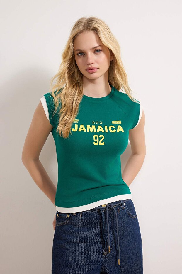 Zümrüt Yeşili Baskılı Fitted/Vücuda Oturan Kısa Kollu Crop Pamuk Ribana Örme T-Shirt TWOSS26TS00087 - 2