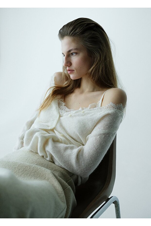 Dantel yakalı bluz - 1