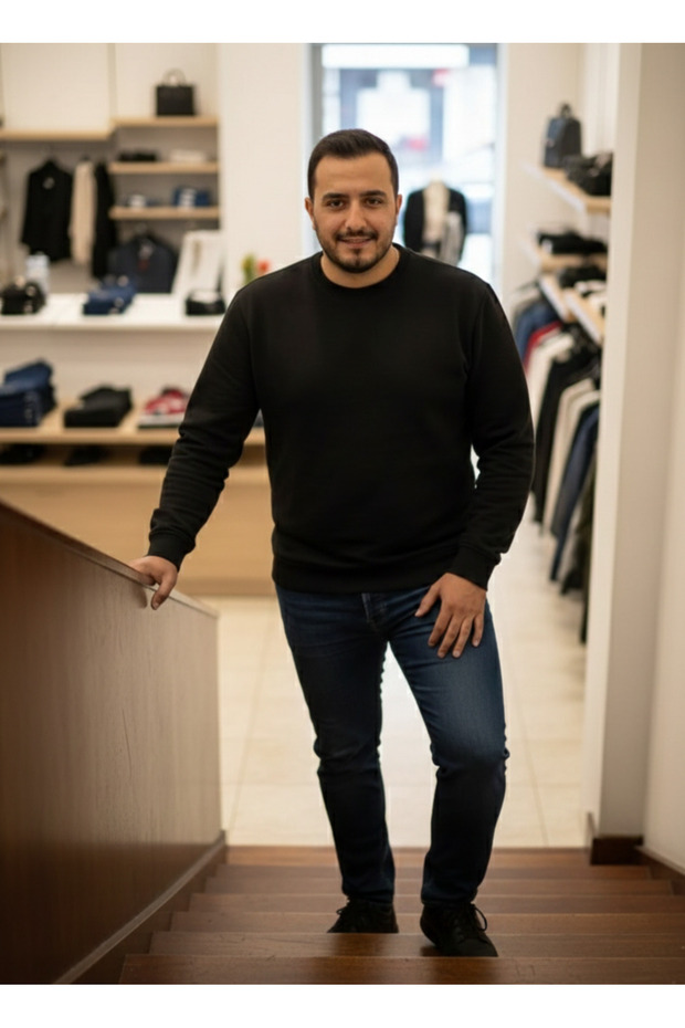 سترة رجالية أساسية بياقة مستديرة وتصميم فضفاض من قماش البيكيه - 1