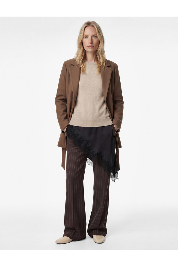Belted Cashmere Coat with Pockets and Long Sleeves