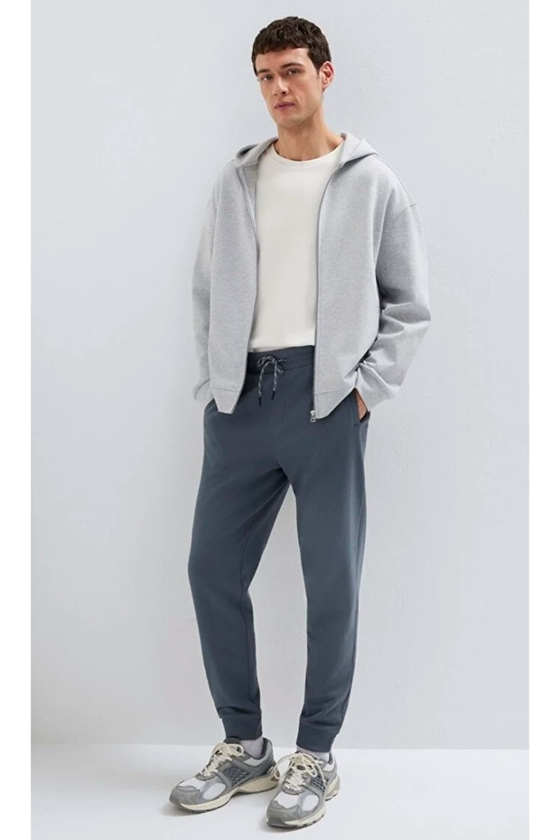 M066907 Basic Men's Sweatpants - 1