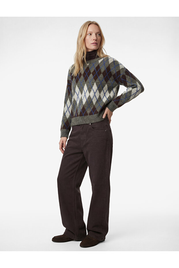 Long Sleeve Crew Neck Diamond Patterned Sweater
