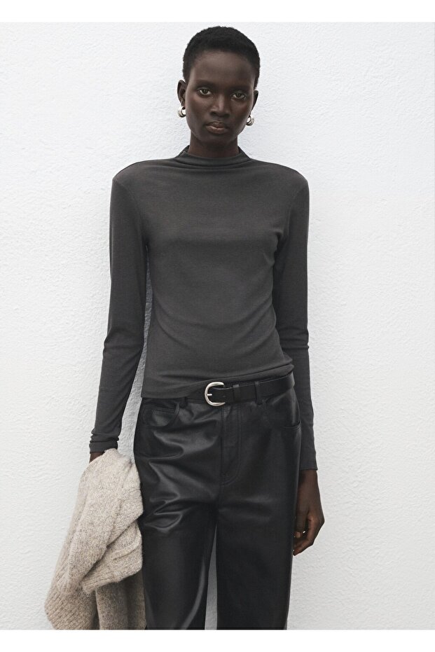 Dik yaka tişört - 1