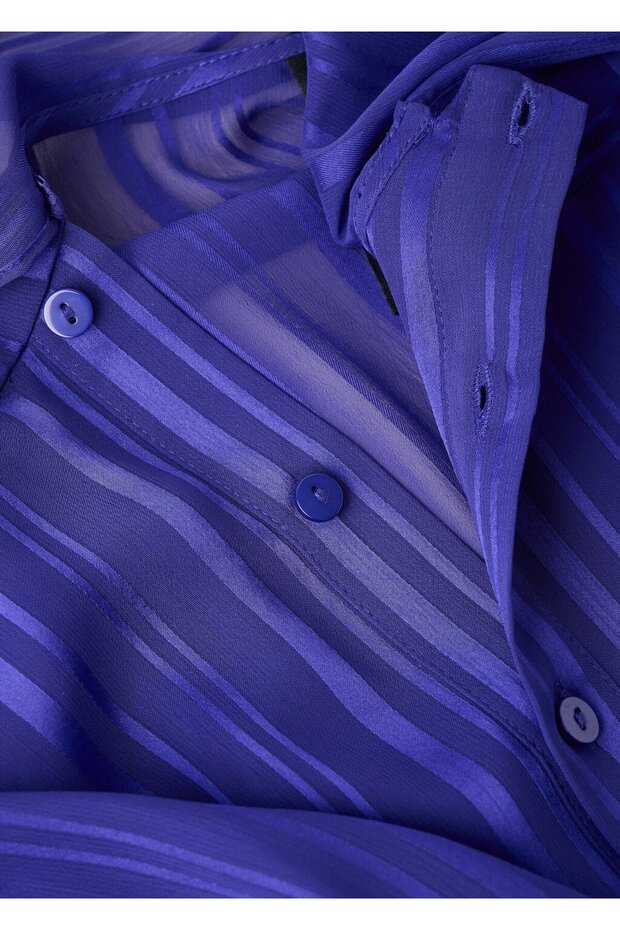 Çizgili fular detaylı bluz - 8