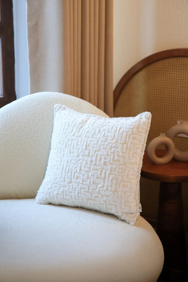 Labyrinth Ecru Throw Pillow Cover (45X45)