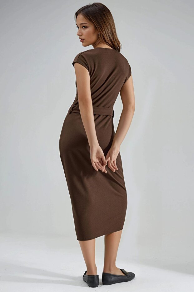 BUSEM Kemerli V Yaka Midi Elbise - 3