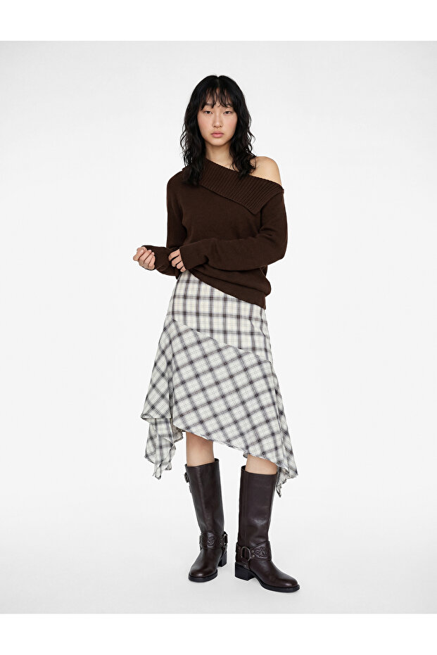 Slim Fit Long Sleeve Boat Neck Knitwear Off-The-Shoulder Sweater