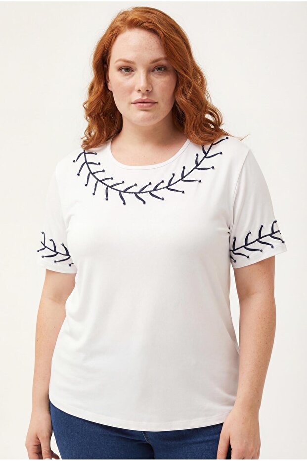 Women's Plus Size Branch Embroidery Detail White Blouse
