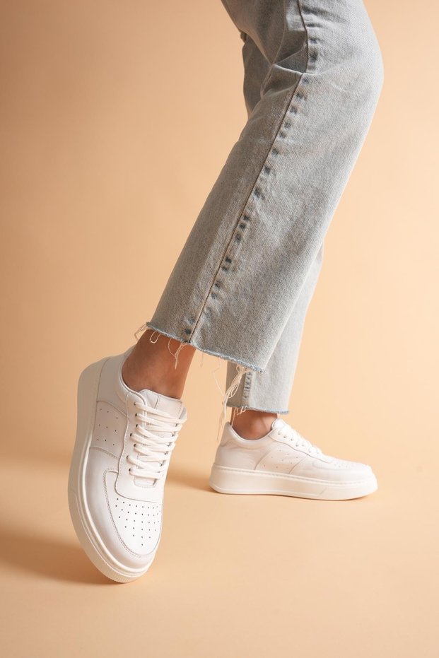 Women's Genuine Leather Sneaker Lace-Up Sports Shoes - White