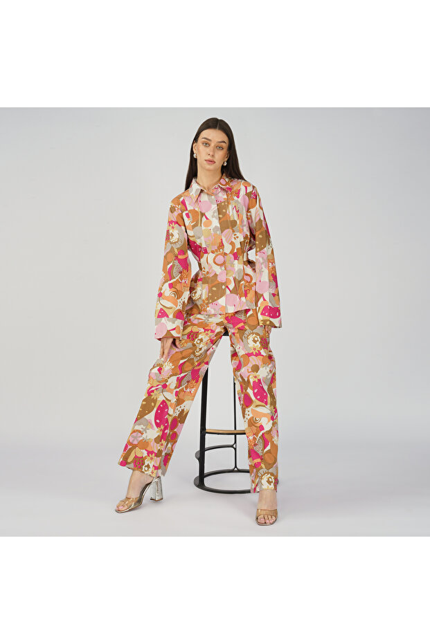 طقم ملابس مطبوعة بتصميم تجريدي عتيق متعدد الألوان بقاعدة بنية اللون - 4