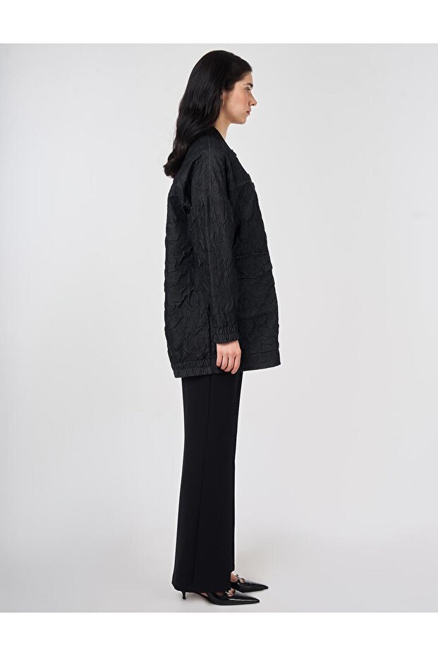 سترة بياقة جامعية بنمط منقوش باللون الأسود - 5