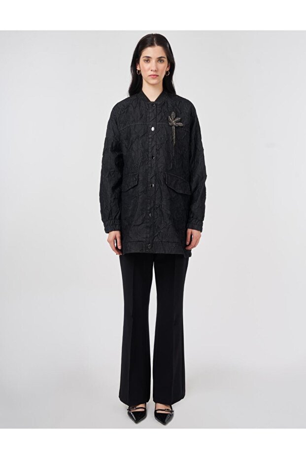 سترة بياقة جامعية بنمط منقوش باللون الأسود - 2