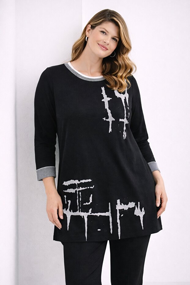 Women's Plus Size Black, Stone Embellished, Ribbed Detail at Collar and Sleeves Tunic 65N39377