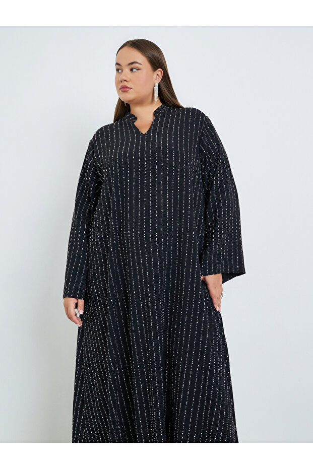 جلابية مزينة بياقة، مقاسات كبيرة - 3