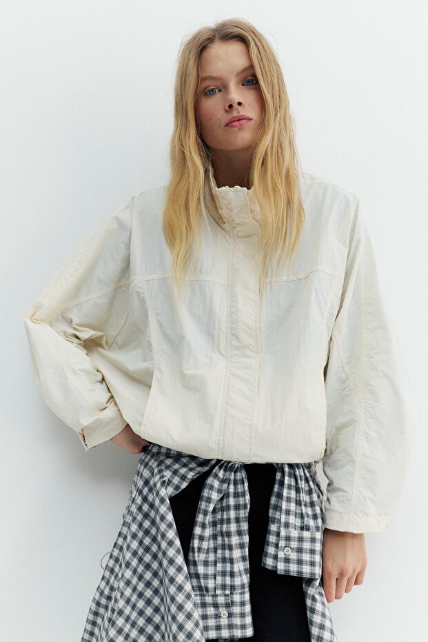 Kısa naylon görünümlü ceket - 2