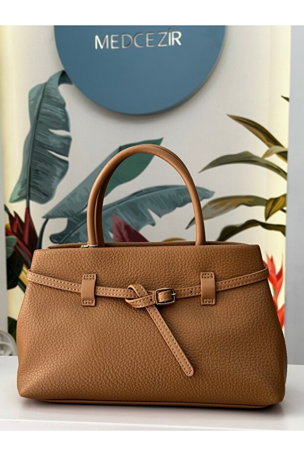 حقيبة بحزام مزدوج ومقصورتين B36018