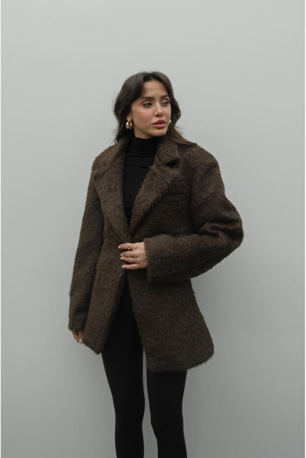 سترة بنية اللون بزر واحد - 2